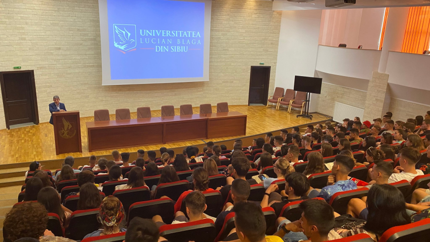 240 de elevi participă la ”Bridge Summer School – ULBS”