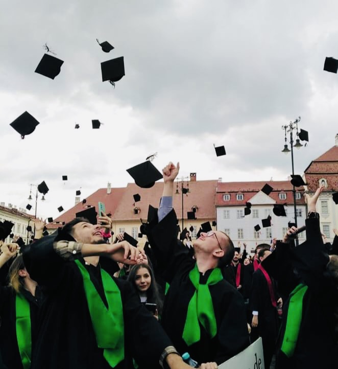 ULBS a semnat contractul  de finanțare pentru „ULBS 1STUDENT – Performanța începe acum!”