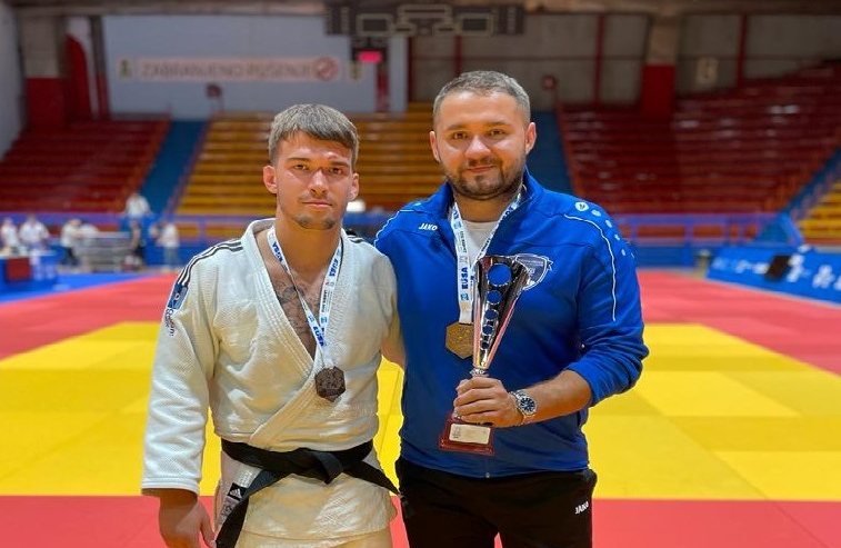 Un student al ULBS a obținut locul III la Campionatul European Universitar de Combat