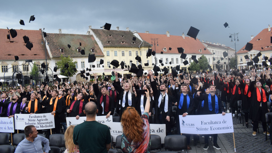 Gaudeamus 2024, o ceremonie festivă și pe timp de ploaie